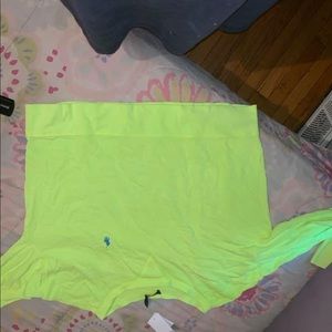 Neon green polo sweater for the low !